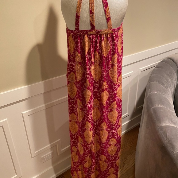Maxi Dress with a Cute Pattern - Picture 2 of 9